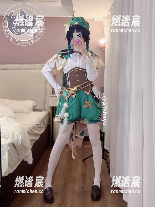 AT鲨 AT鲨蓝色上衣美图合集,瞬间把我拉进了时尚深渊