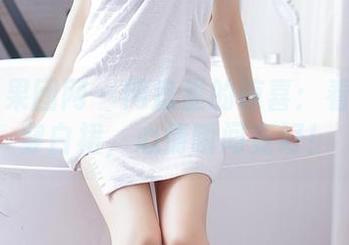 GIRLT果团网 – 网盘里的惊喜：看莫雅淇穿白裙，心情瞬间变好！
