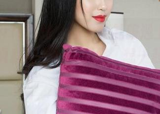 KelaGirls克拉女神 – 当礼服遇上洛可，她的写真瞬间变得不一样，想一起分享吗？