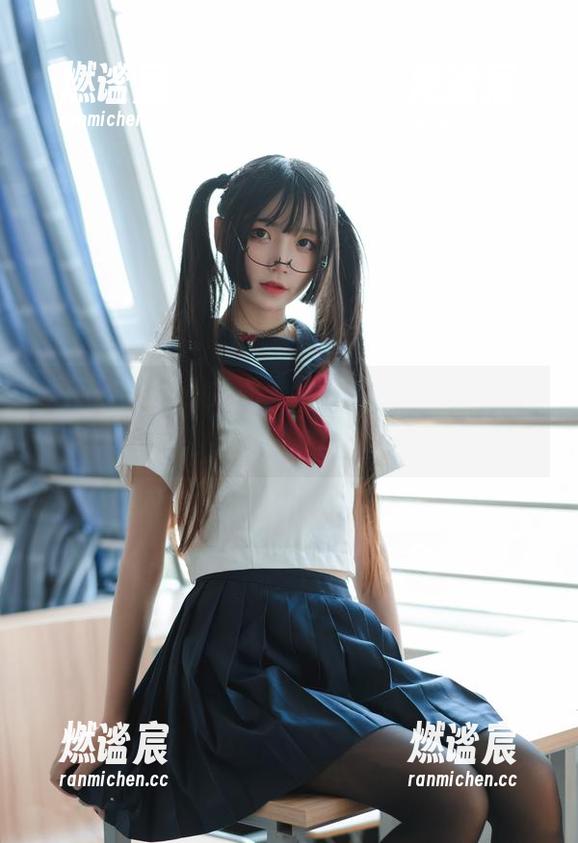 MTYH喵糖映画 最新图包:白衬死库水,喵糖映画是不是在策划什么惊天动地的泳池派对?!