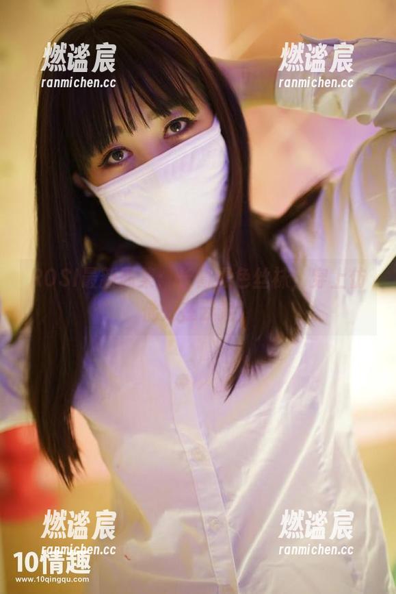 ROSI最新图集：长筒黑色丝袜，穿上仿佛走在云端！