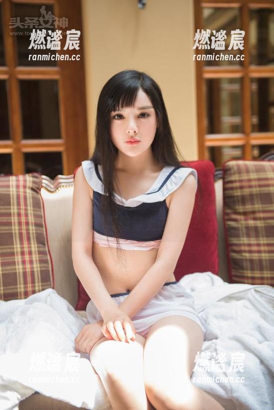 TouTiao头条女神-张梓柔 TouTiao头条女神 - 最新礼服大公开!张梓柔的分享让我想起那些华丽的晚会时光,真想穿上去!