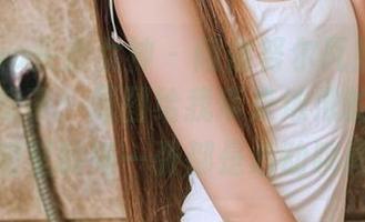 TouTiao头条女神 – 阿依努尔瓦娅和海边的爱情故事：原图给我带来浓浓的海风，图包里的每一张都是心动瞬间！