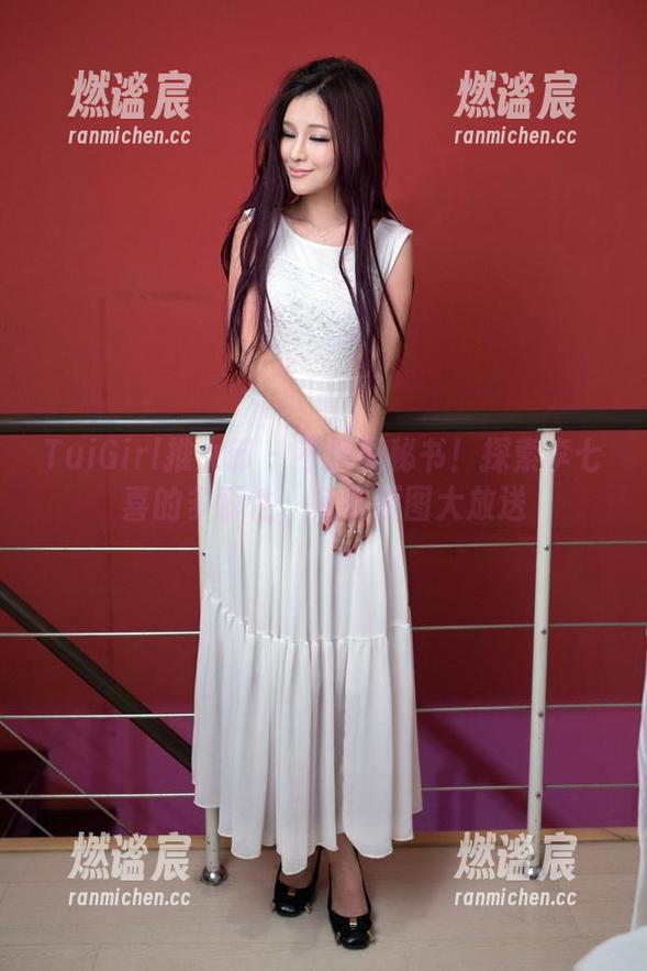 TuiGirl推女郎-李七喜 TuiGirl推女郎 - 不只是秘书!探索李七喜的多面性,免费原图大放送