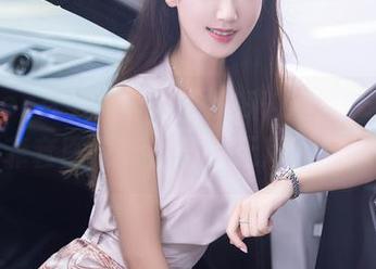 Xiuren秀人网 – 校服也来野餐？Emily尹菲套图更新，陷入无尽的幻想！