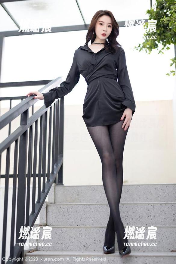 Xiuren秀人网 - Suki_baby的比基尼在线写真：看完这个，我有些脸红。
