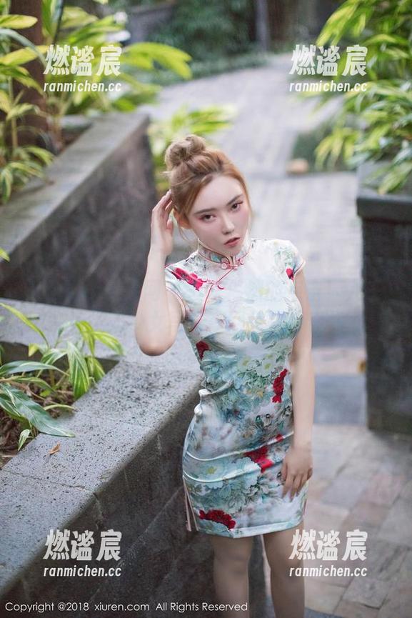 Xiuren秀人网-九千柒柒 Xiuren秀人网 - 一次偶然的点击!九千柒柒的少女写真在网盘等待着你