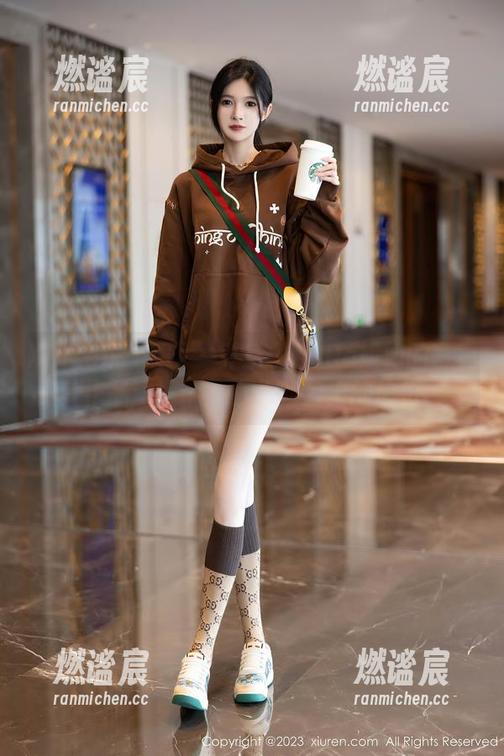 Xiuren秀人网-养乐多DoDo Xiuren秀人网 - 养乐多DoDo姐姐的写真作品:一个不小心就爱上的感觉