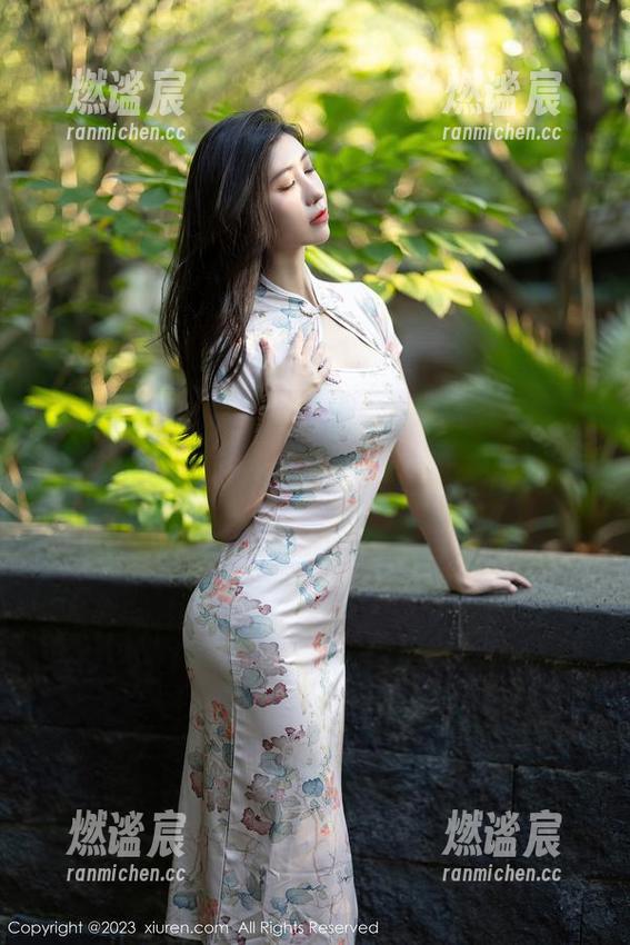 Xiuren秀人网-周慕汐baby Xiuren秀人网 - 牛仔裤不只是穿着:周慕汐baby的私拍写真让你爱上这种神奇的布料
