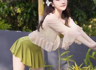Xiuren秀人网 – 小乔babyb的图包：无圣光之下，女孩也能闪耀得像是在发光！