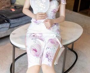 Xiuren秀人网 – 小樱koko的私房风格：连体衣好像在讲故事？