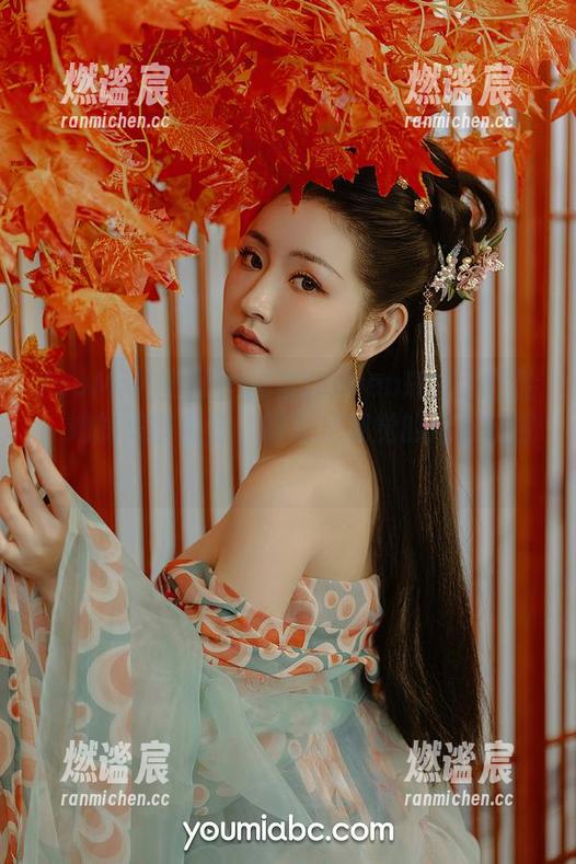 YouMi尤蜜荟-Domen瑶瑶 YouMi尤蜜荟 - 黑白Domen瑶瑶大冒险:她的美图资源,简直是视觉的精致快餐!