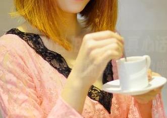 pans – 小彤的自拍合集：真心话，谁能拒绝这种“没有滤镜的真实”的幽默感？