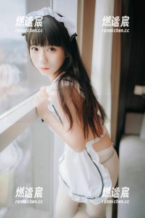 usejan蓝蓝 套图来了!usejan蓝蓝的夏日女友,真是又甜又有点儿毒。
