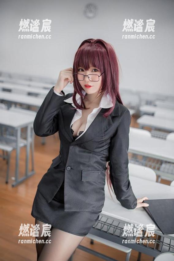 yoko夏宅 发现yoko夏宅的黑色写真,瞬间感觉自己也能变得神秘又迷人!
