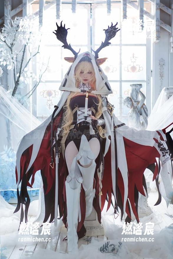 一千只猫薄禾 最新美图来袭!一千只猫薄禾与艾瑞尔的静谧夜曲,各种心情都在夜色里蔓延!