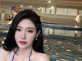 微密圈 – 图包大赏：不爱笑的赛琳的透明魅力，让人忍不住想多看几眼