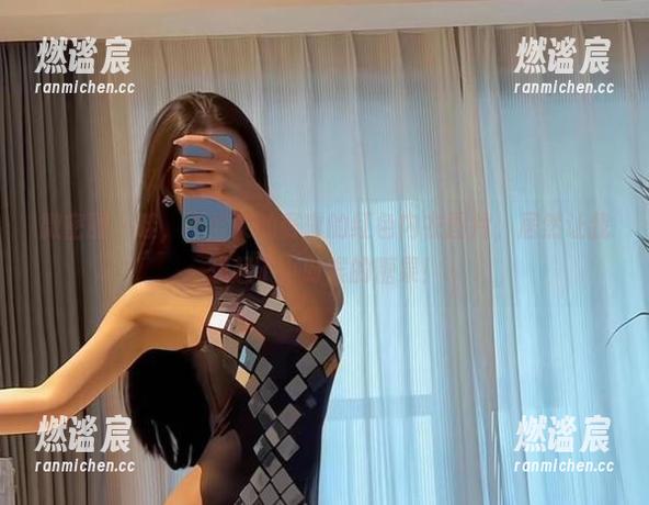 不爱笑的赛琳 微密圈 - 哇,不爱笑的赛琳的红色内衣图片,居然让我想起了小时候的糖果!