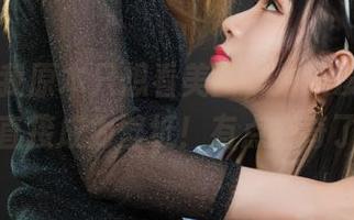 丽柜 – 我原本只想看美图，结果凌凌的美脚直接成为壁纸！有点好奇了！