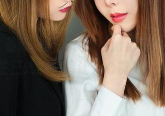 丽柜 – 最新美图来袭！钟情化身女神，三生三式的莲情让人心跳加速。