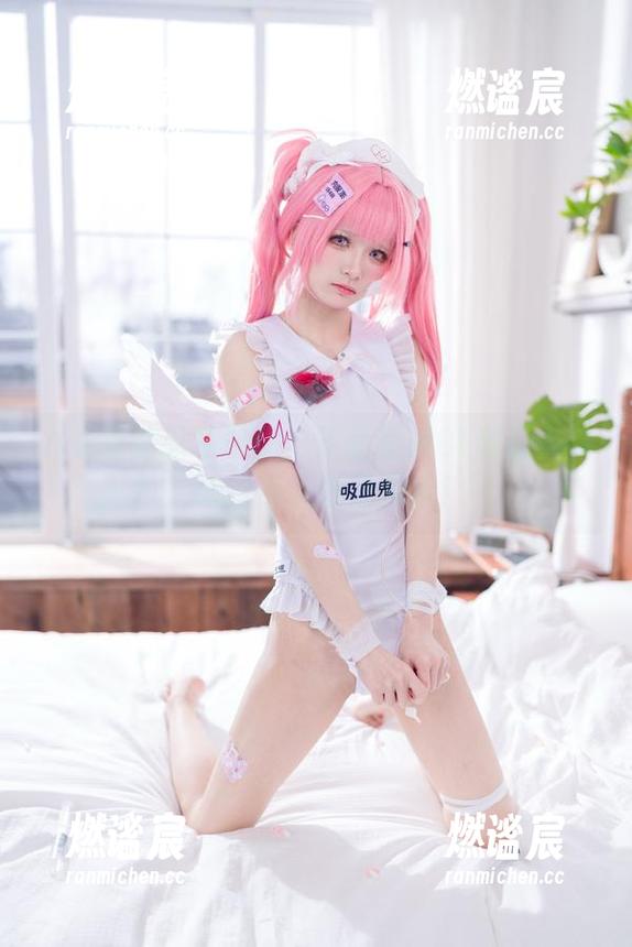 九柒喵 九柒喵的职场魔法:笑面教授OL制服合集,感觉每天都是周末!
