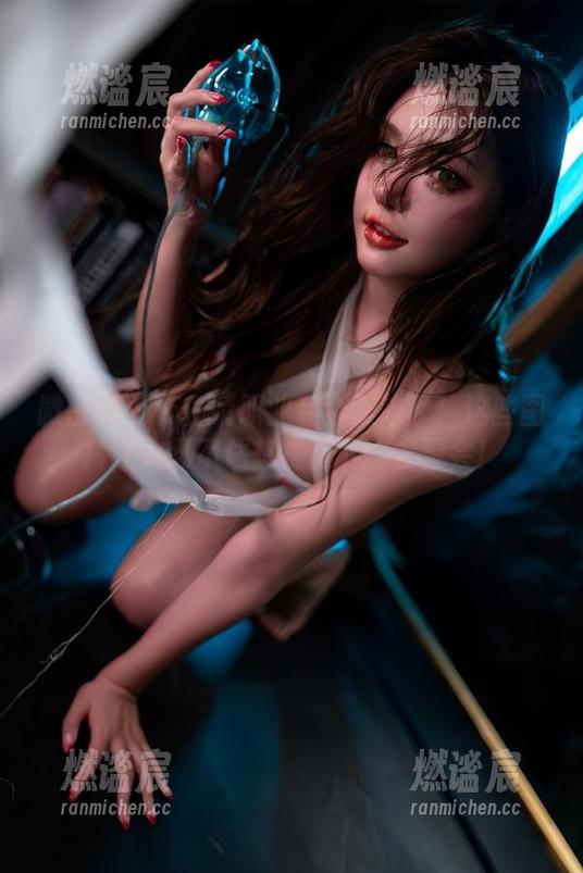 于芷晴 微密圈 - 于芷晴职业装合集来了!这些图片让人忍不住想提前下班去聚会!