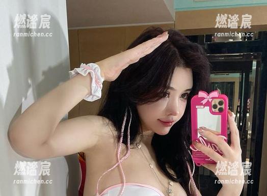 于芷晴 微密圈 - 于芷晴的紫色比基尼图集,给我眼前一亮的感觉,真的是太吸引了!