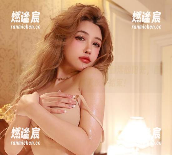于芷晴 微密圈 - 于芷晴在线,泳池里翻滚的阳光,图片让人觉得夏天永不结束!