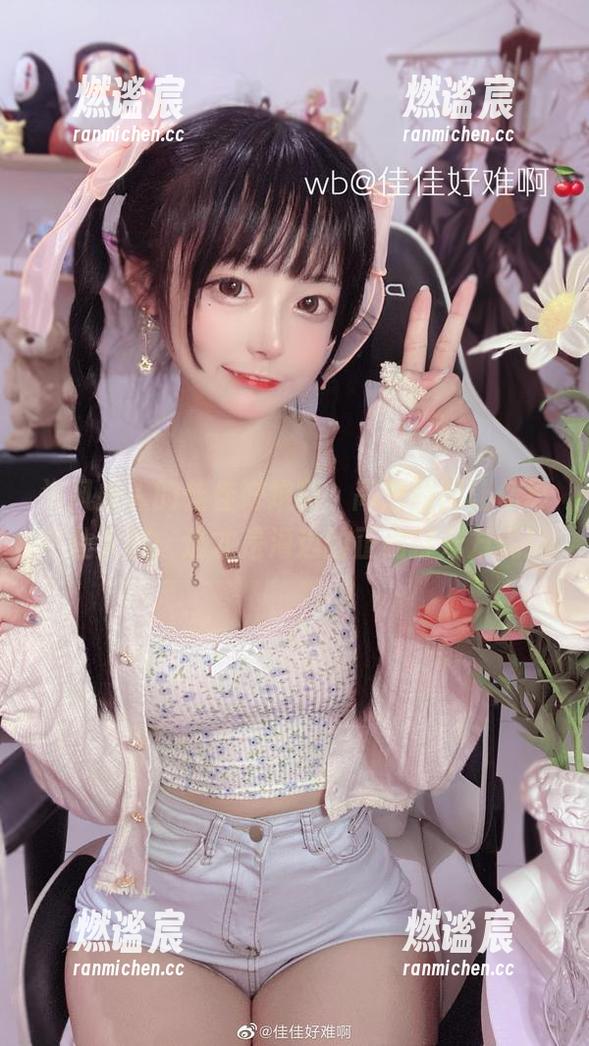 佳佳好难啊 海风撩人的佳佳好难啊,高清原图让你忍不住大喊:这才是海边的正确打开方式!