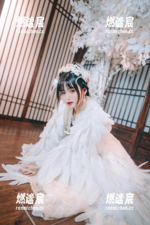 兔子Zzz不吃胡萝卜 跟我一起探险吧!看看兔子Zzz不吃胡萝卜的写真如何打破常规!