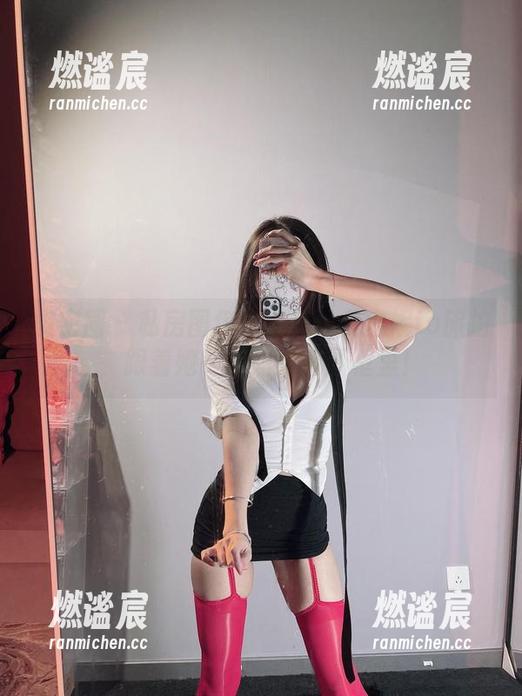 微密圈 - 私房图包大揭秘：兔宝妮to旅拍，跟着她一起迷失在画框里！