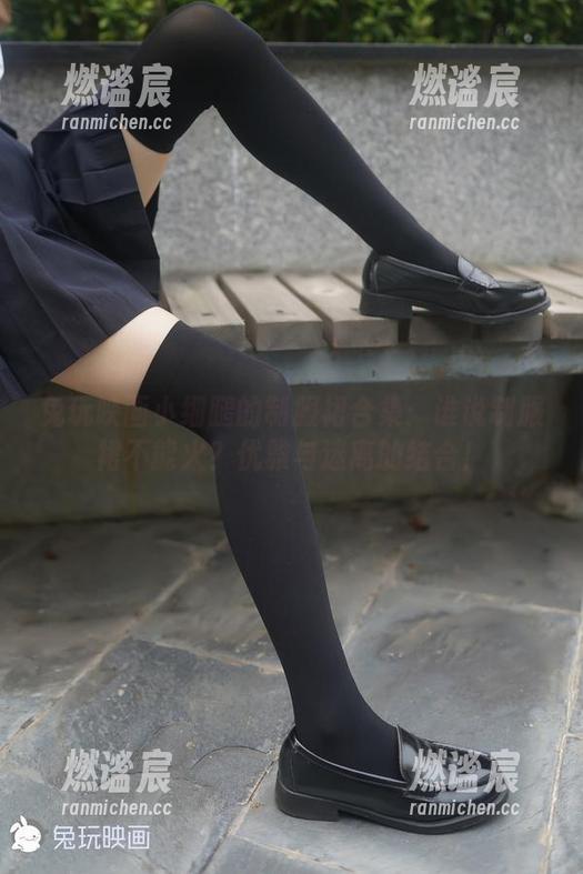 兔玩映画小细腿的制服裙合集：谁说制服裙不能火？优雅与迷离的结合！