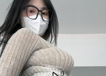 微密圈 – 免费资源！有没有人和我一样对可爱的肉巴的蕾丝内衣心动？