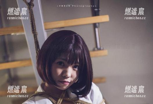 啊日日_Ganlory 我在翻啊日日_Ganlory的‘吊挂式后辈’cos图集的时候,脑海里突然响起一首歌