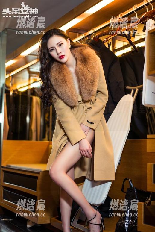 头条女神-林依依 头条女神 - 林依依的妹妹偷偷藏在网盘里,快来解锁这份美好!