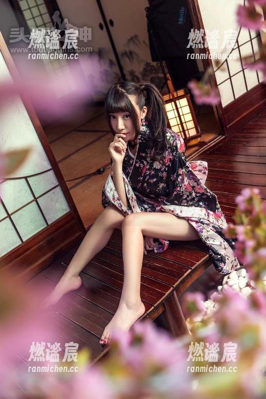 头条女神-蔡楠 头条女神 - 秘书蔡楠,原图大胆揭秘,图片太撩了,怎么能这样?