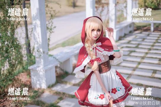 妖君白研 妖君白研的白裙图集:私拍时,那条裙子简直就是个魔法师!