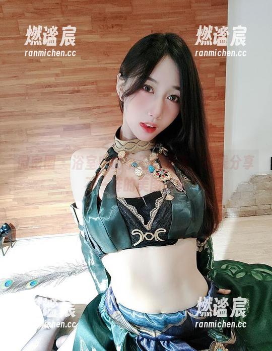 小玉吃果冻 微密圈 - 浴室中的小玉吃果冻,在线分享不一样的美图故事
