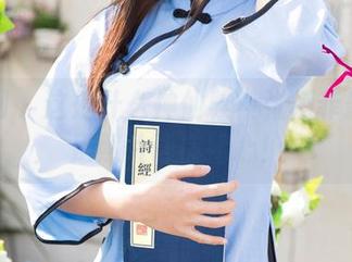 尤果网 – 这是什么神仙鞋？张栩菲最新裸足照片让你捧心！