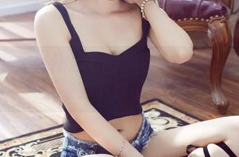 尤物馆 – 为什么王闵多的JK美图让我停不下来？下载试试吧！