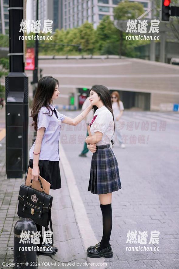 尤蜜荟-孙梦瑶V 尤蜜荟 - 图册里的仙女:孙梦瑶V的白裙带我飞,总感觉身后有人在偷瞧!