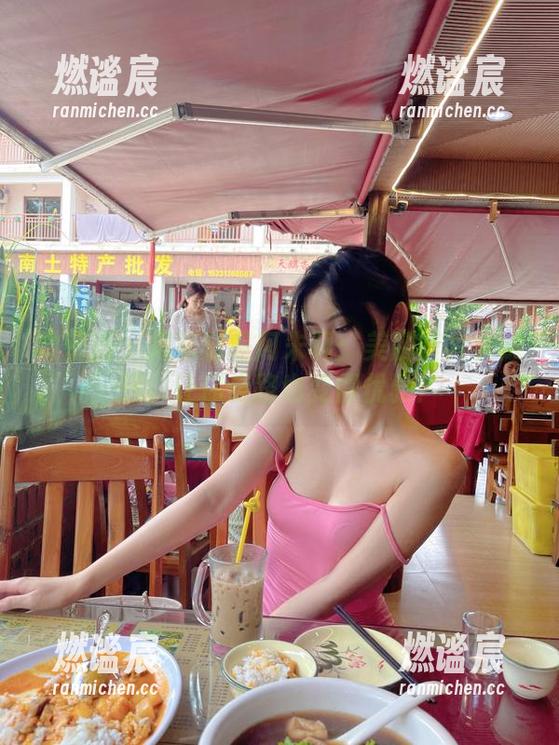 就是阿朱啊 微密圈 - 揭秘就是阿朱啊:美腿图片大放送,让你走路也变得优雅!