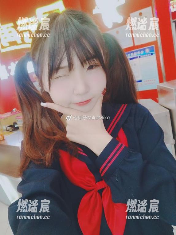 御子Yumiko 御子Yumiko独家浴缸写真集:瞧这水花四溅的美丽,更新可真让人期待!