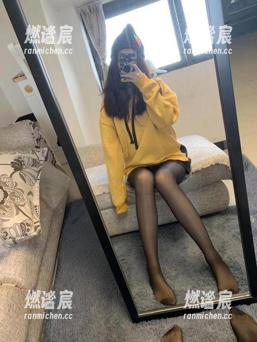 提袜少女 微密圈 - 图册里的提袜少女:海边自动加戏,心情freestyle