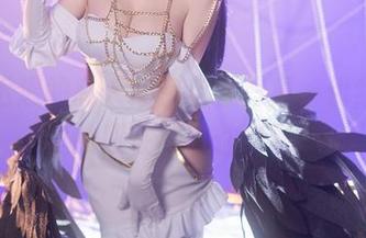 星之迟迟的私人订制全套写真，粉红睡衣里的感性与理性交融！