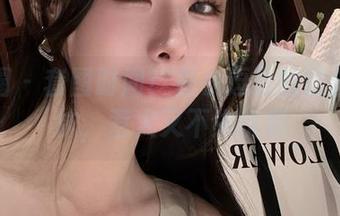 微密圈 – 套图时间！是小逗逗的蕾丝黑丝袜，惹火又不失优雅