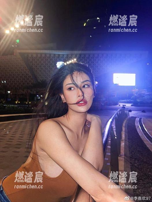 李嘉欣97 微密圈 - 你绝对想不到!李嘉欣97的最新黑丝丁裤图册,太惊艳了吧?