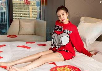 微密圈 – 果儿Victoria女王在线，高清镜头下的无限魅力，忍不住想多看几遍！