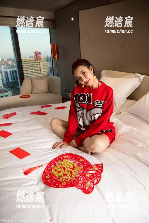 果儿Victoria 微密圈 - 美图更新!果儿Victoria黑丝短裙让你心跳加速!