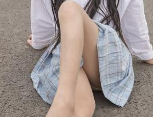 梦丝女神 – 晓晓女神范儿图集：简直要把我绊倒了，原图里的每个细节都太会撩！